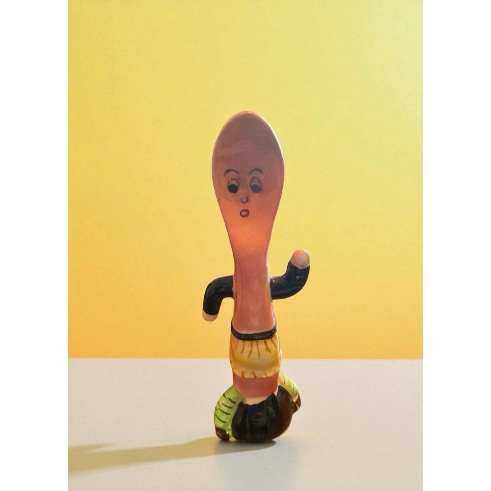 Vintage anthropomorphic pink spoon shaker single